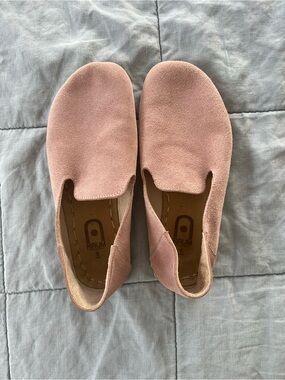 Women's Slip-On Suede Loafers in Blush Pink (grounding rivet)